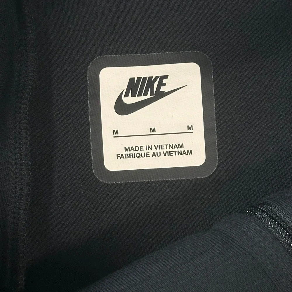 Nike Womens Sportswear Tech Fleece Black Zippered Hem Pants Size M FN7129-010